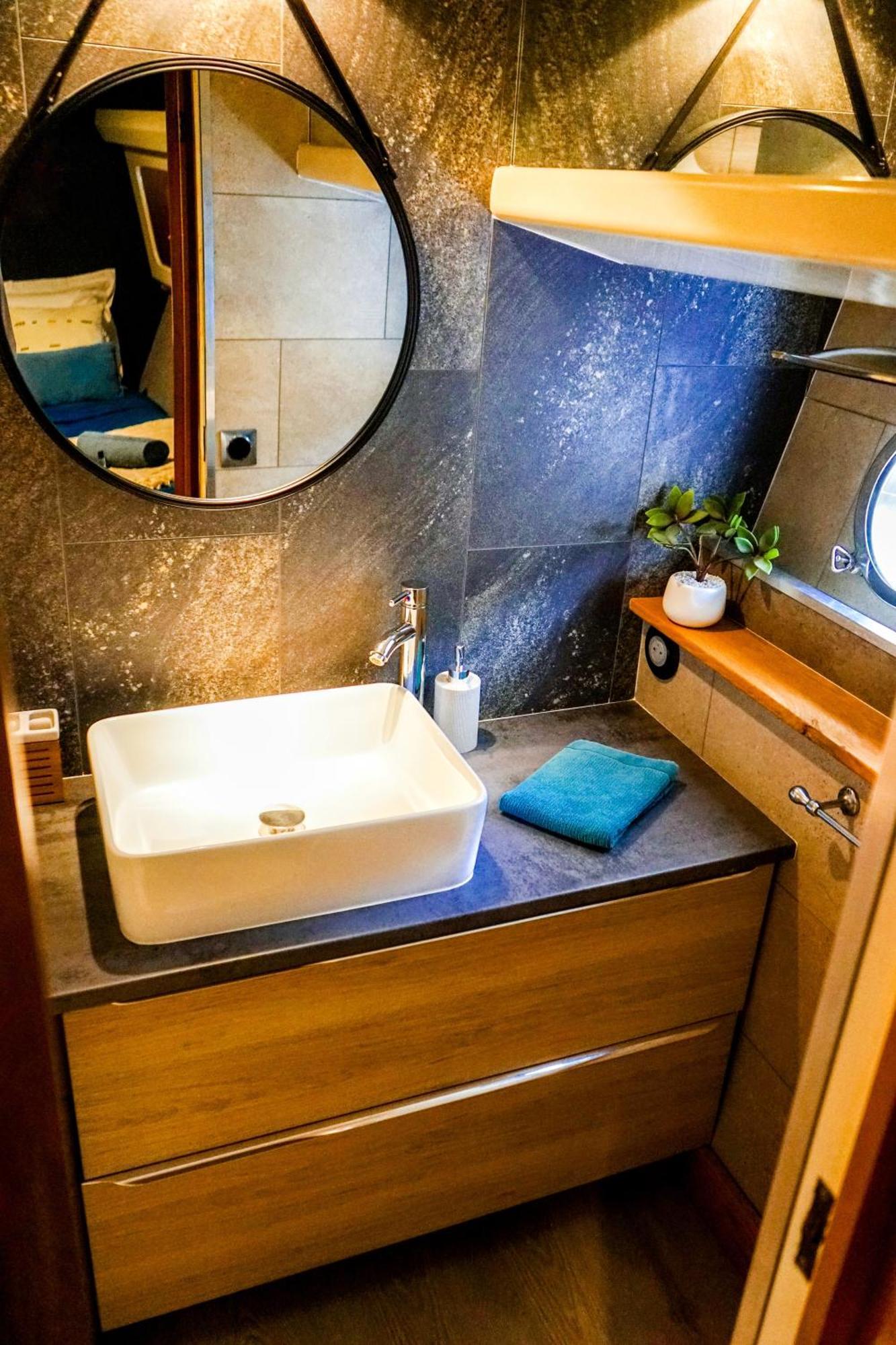Yacht Aquamarina Vieux Port La Rochelle Hotel La Rochelle  Eksteriør billede