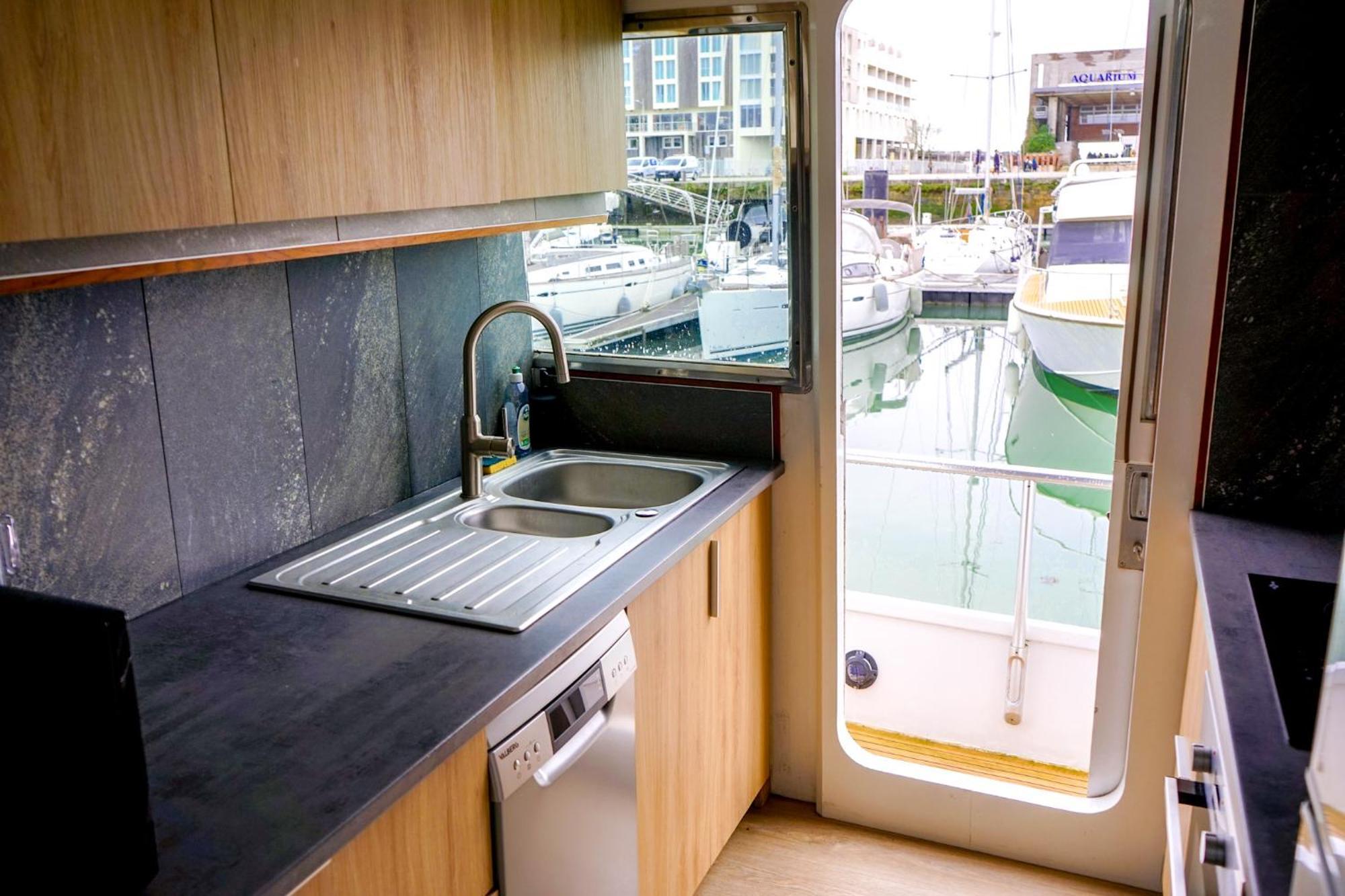 Yacht Aquamarina Vieux Port La Rochelle Hotel La Rochelle  Eksteriør billede